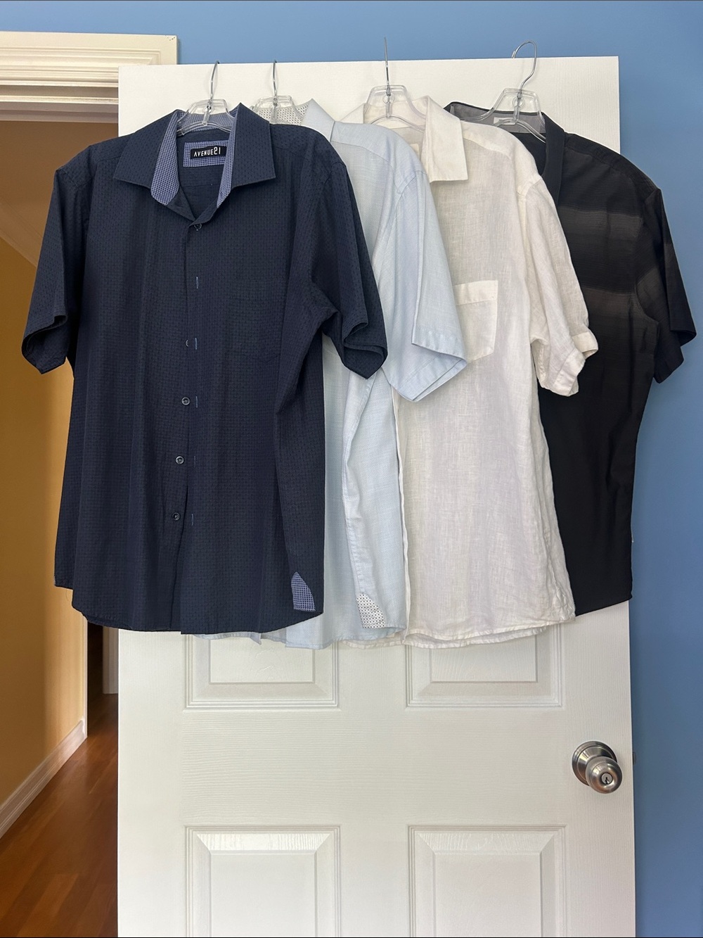 4 Piece Bundle Avenue 21 + Calvin Klein Men’s Short Sleeve Button-Up Shirt XXL